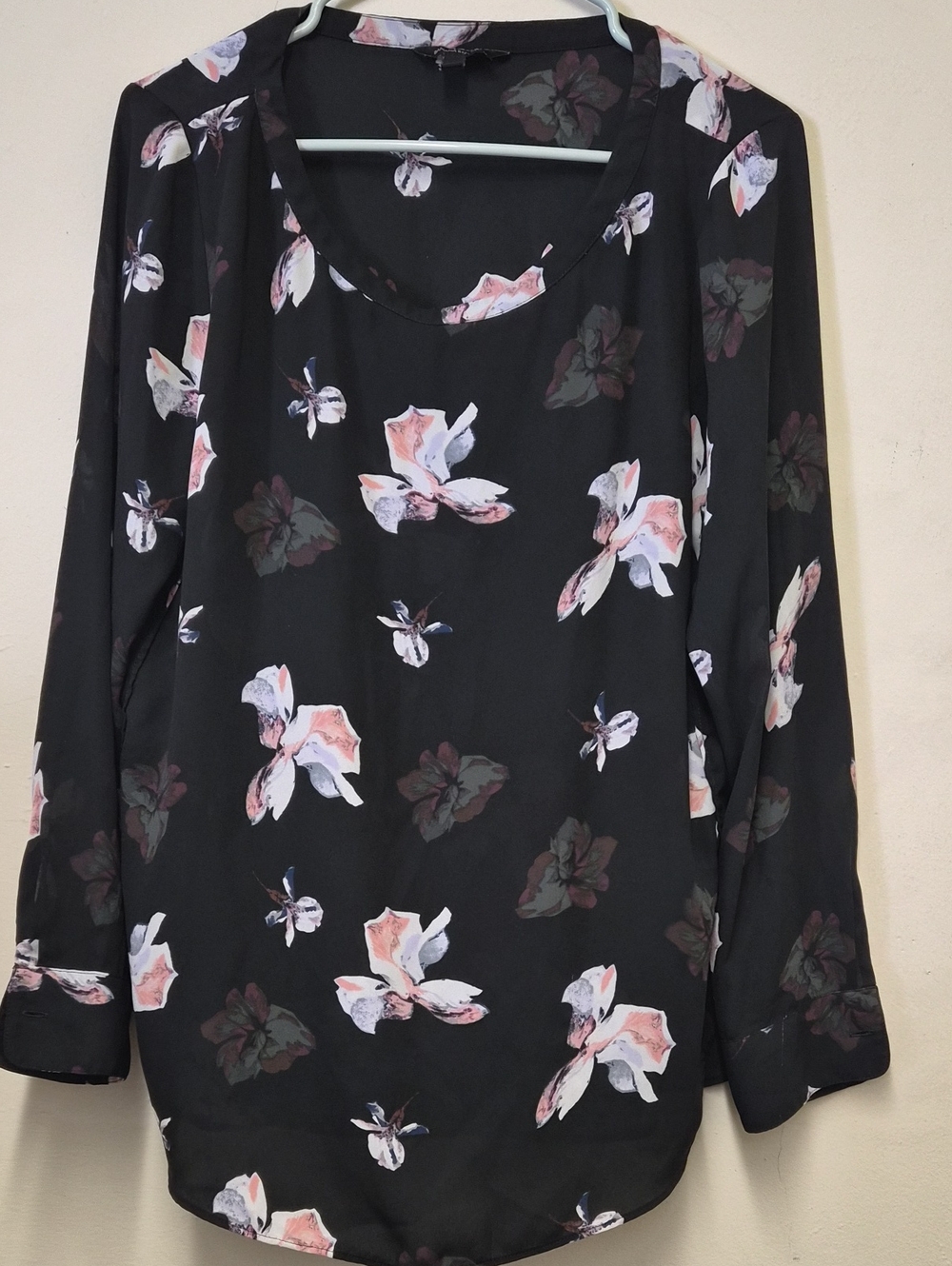 Banana Republic Black Floral Long-Sleeve Blouse with Pink Accents Size M